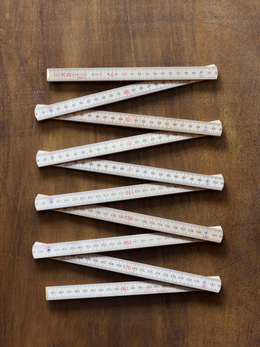 Extendable folding magnetic ruler