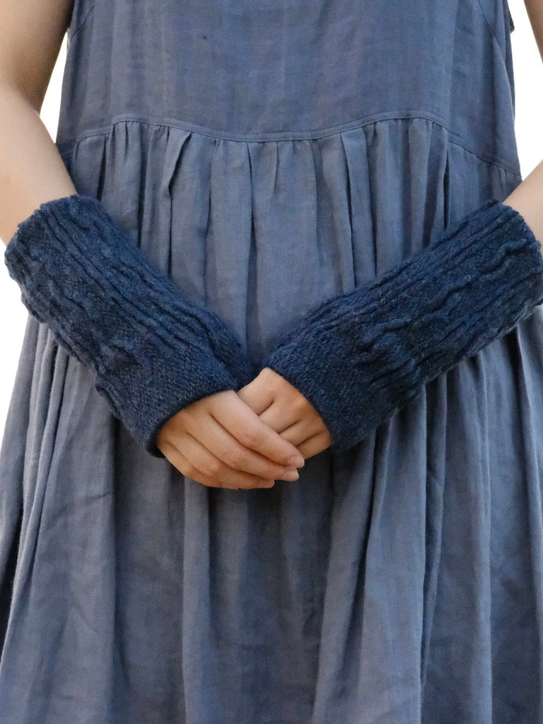 Nishiguchi Kitsishita wool hand warmer