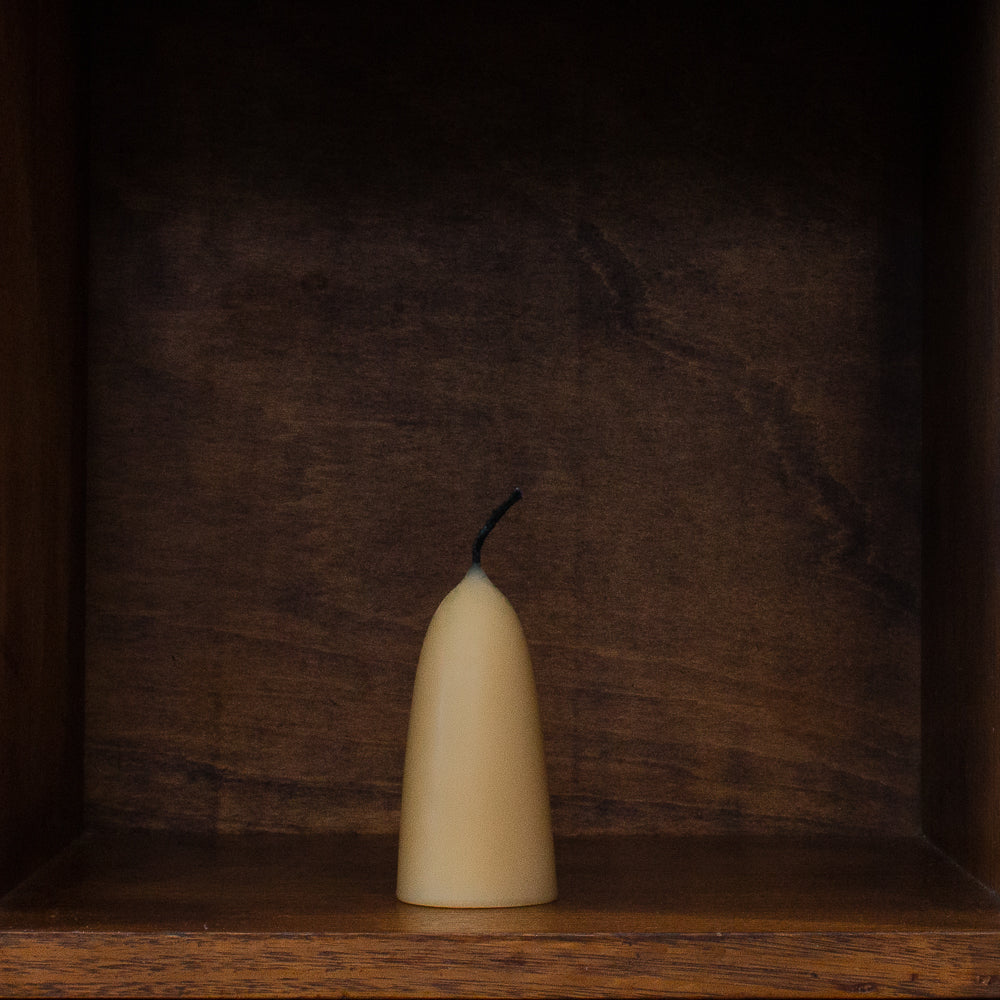 Olie Kent Pillar Beeswax Candle